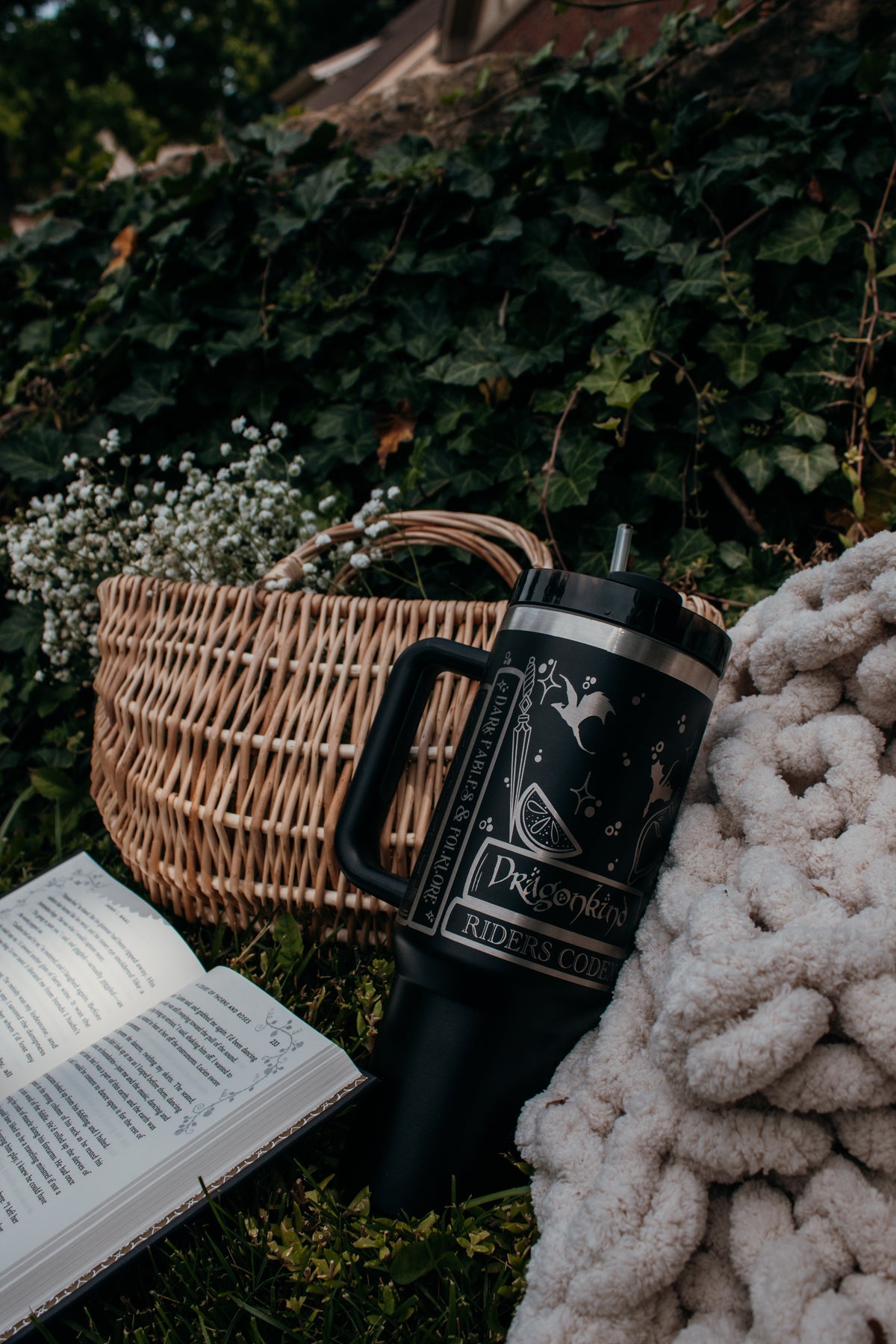 Fourth Wing | Violet's Bookshelf 40oz Engraved Tumbler