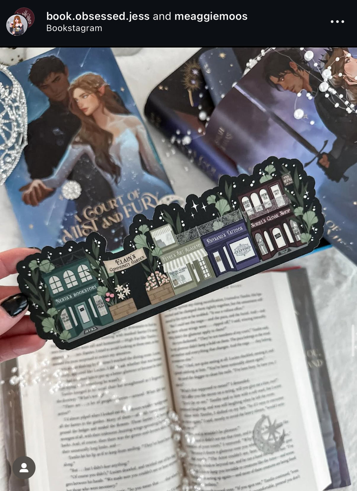 ACOTAR A Walk in Velaris Bookmark is an imagined velaris scene with fake shops like Nesta's bookstore, Elain's community garden (with only flowers in it), Feyre's Art Academy, Rhysand's Tattoo Parlor, and the Suriels Cloak Shop/ Tea Room. Inspired from A Court of Mist and Fury by Sarah J. Maas.