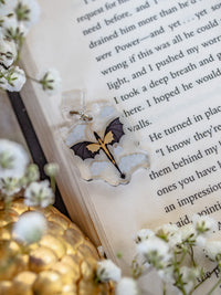 Fourth Wing Violet's Signet USB-C Dust Plug Kindle / Phone Charm