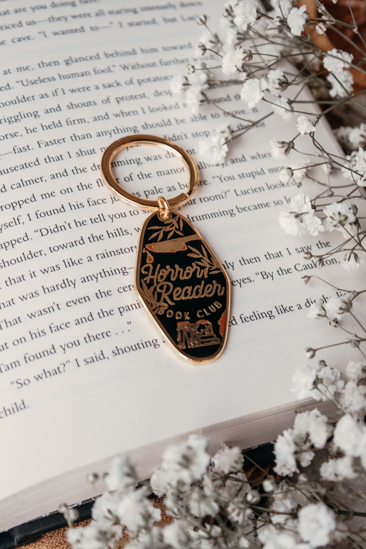 Horror Reader Metal Keychain