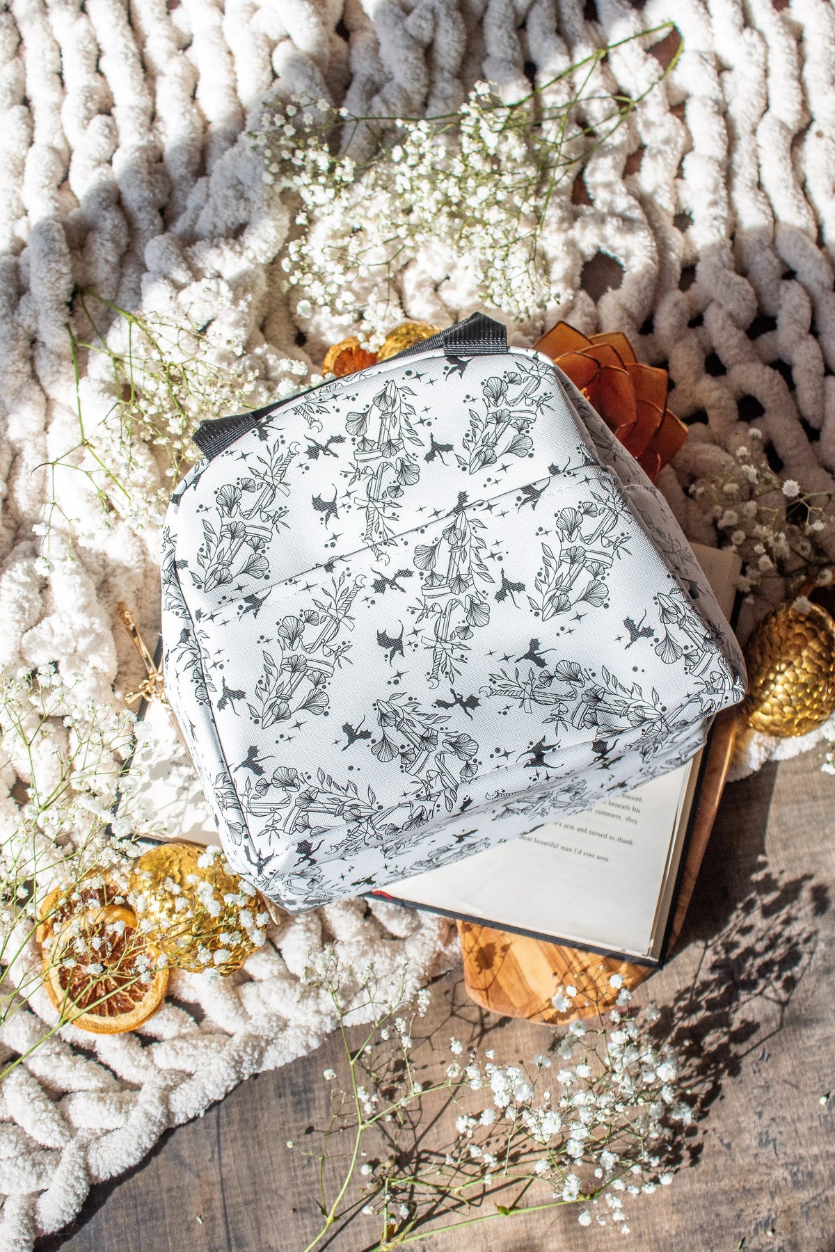 Bookish Lunch Tote Bag | Ivory Swords