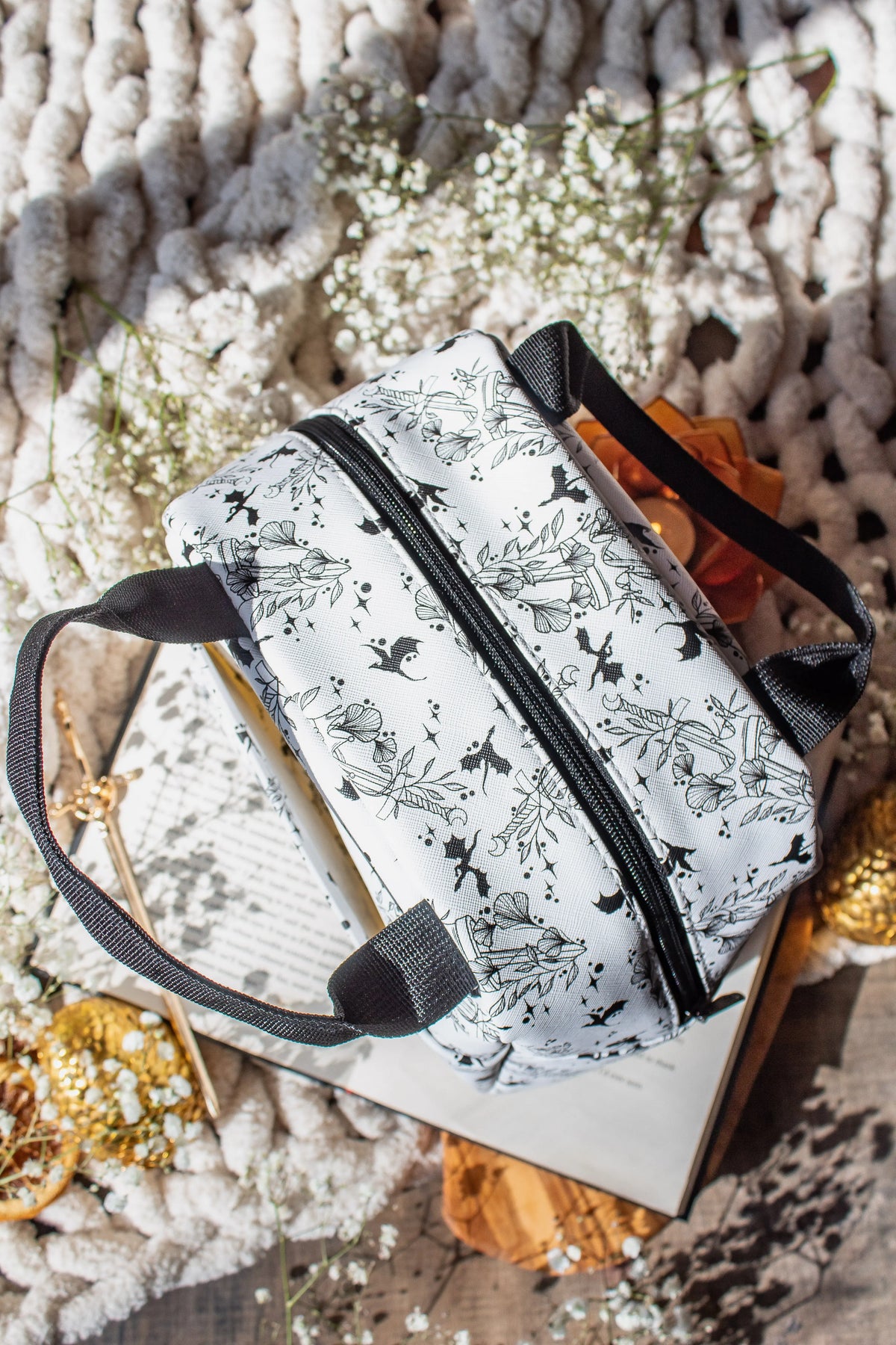 Bookish Lunch Tote Bag | Ivory Swords