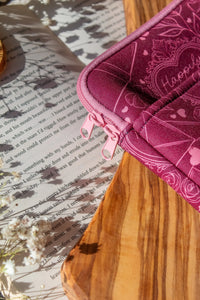 Neoprene E-Reader Sleeve | Love Story