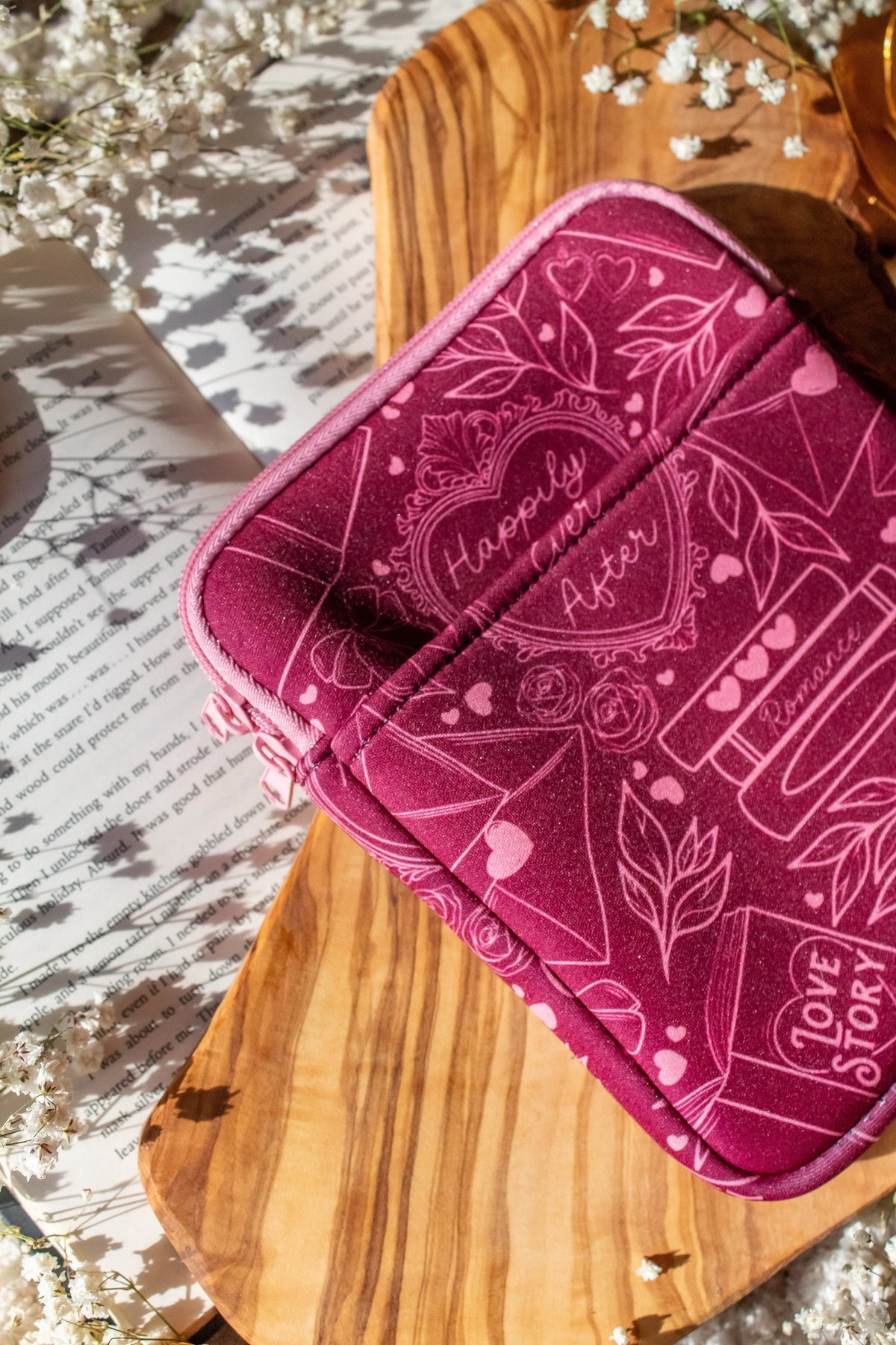 Neoprene E-Reader Sleeve | Love Story