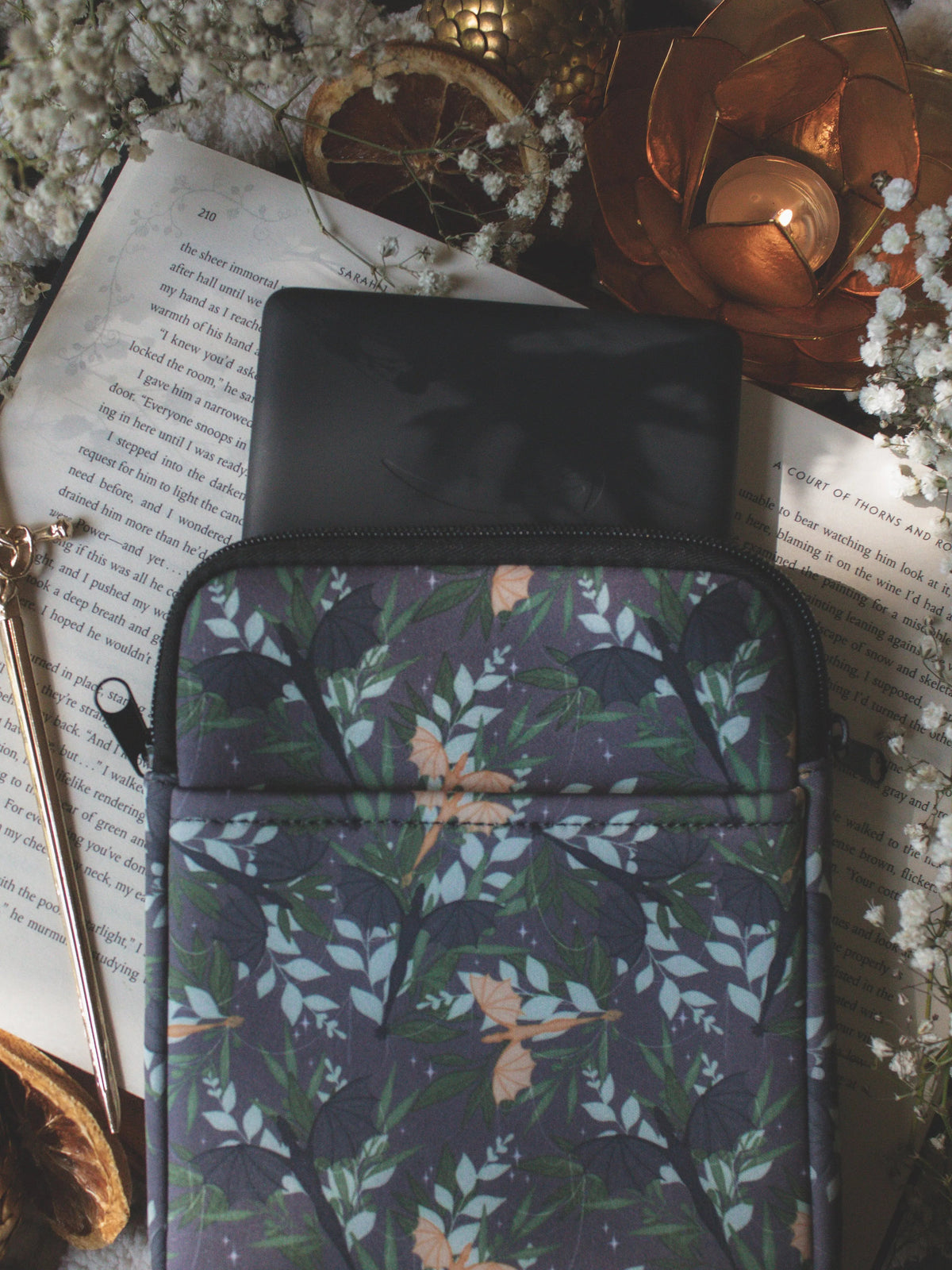 Fourth Wing Neoprene E-Reader Sleeve | Tairn and Andarna