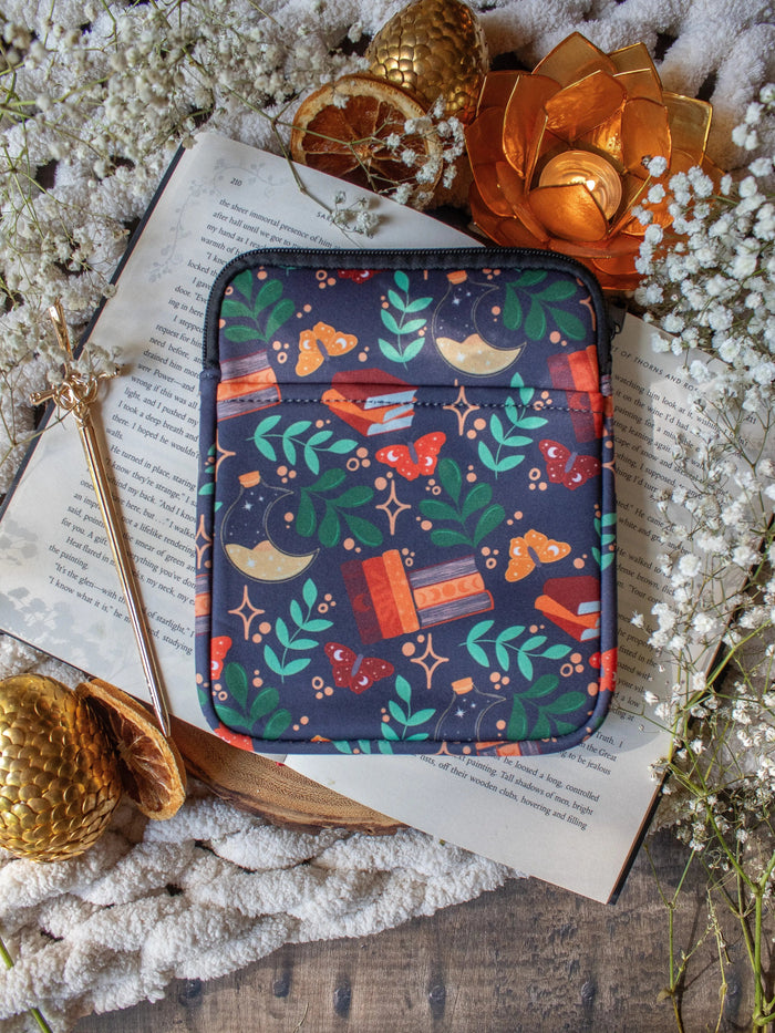 Neoprene E-Reader Sleeve | Burgundy Books