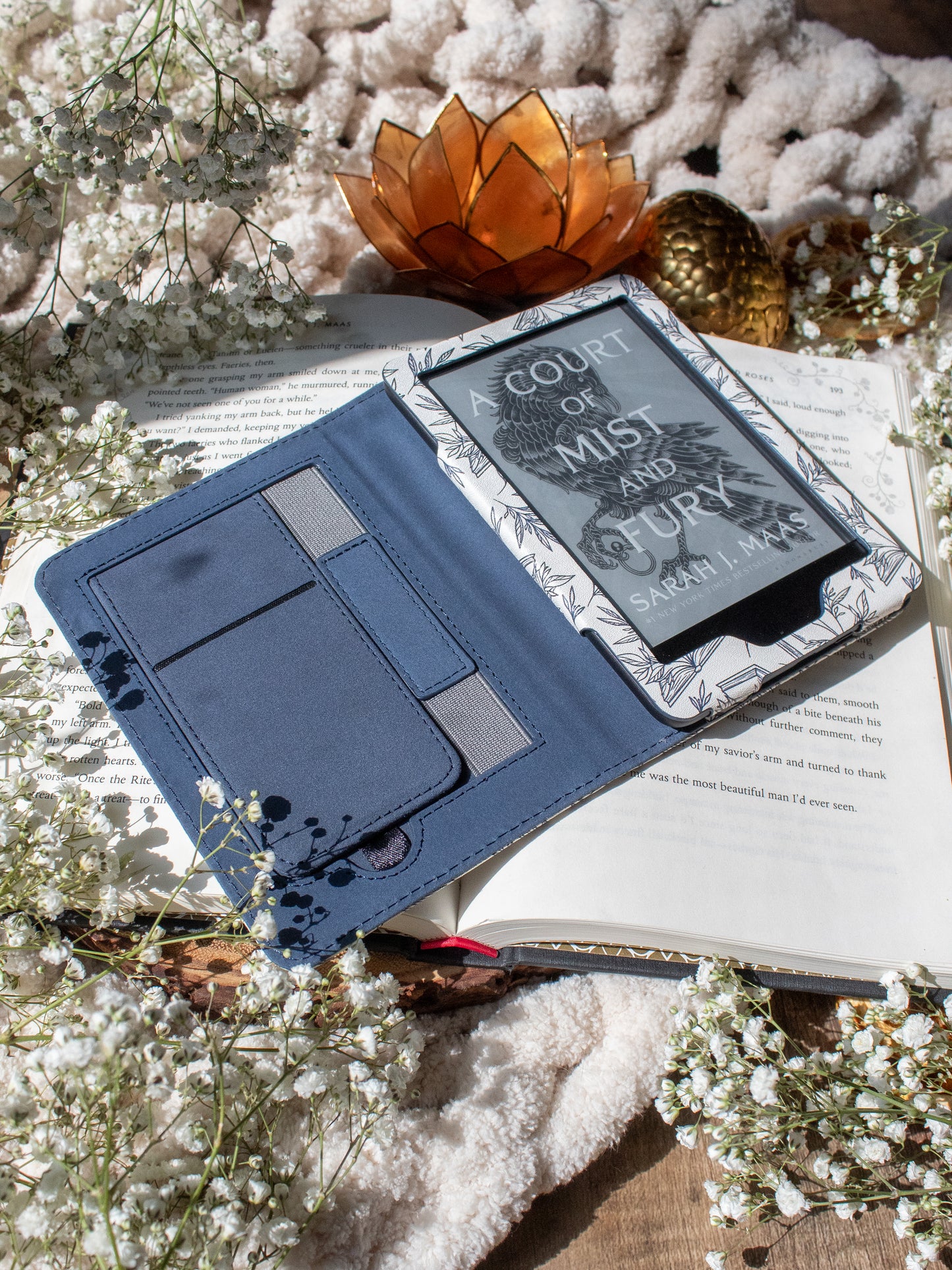 Porcelain Books | Kindle Case