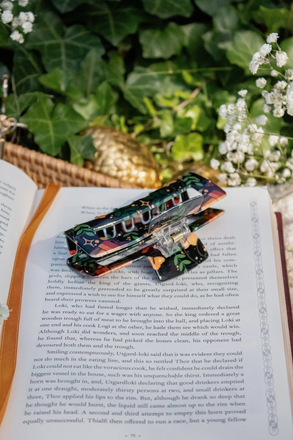 Bookish Hair Claw Clip | Burgundy Books
