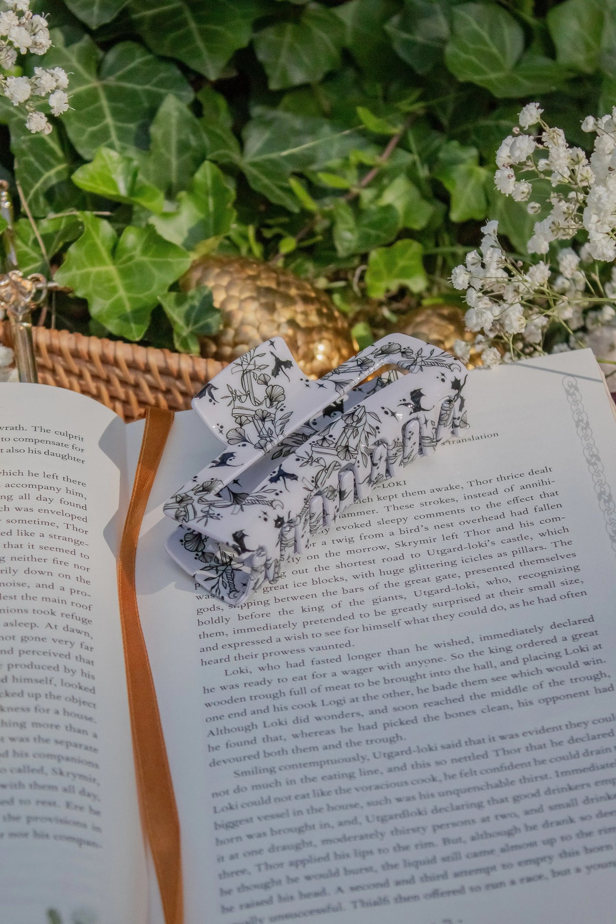 Bookish Hair Claw Clip | Ivory Swords