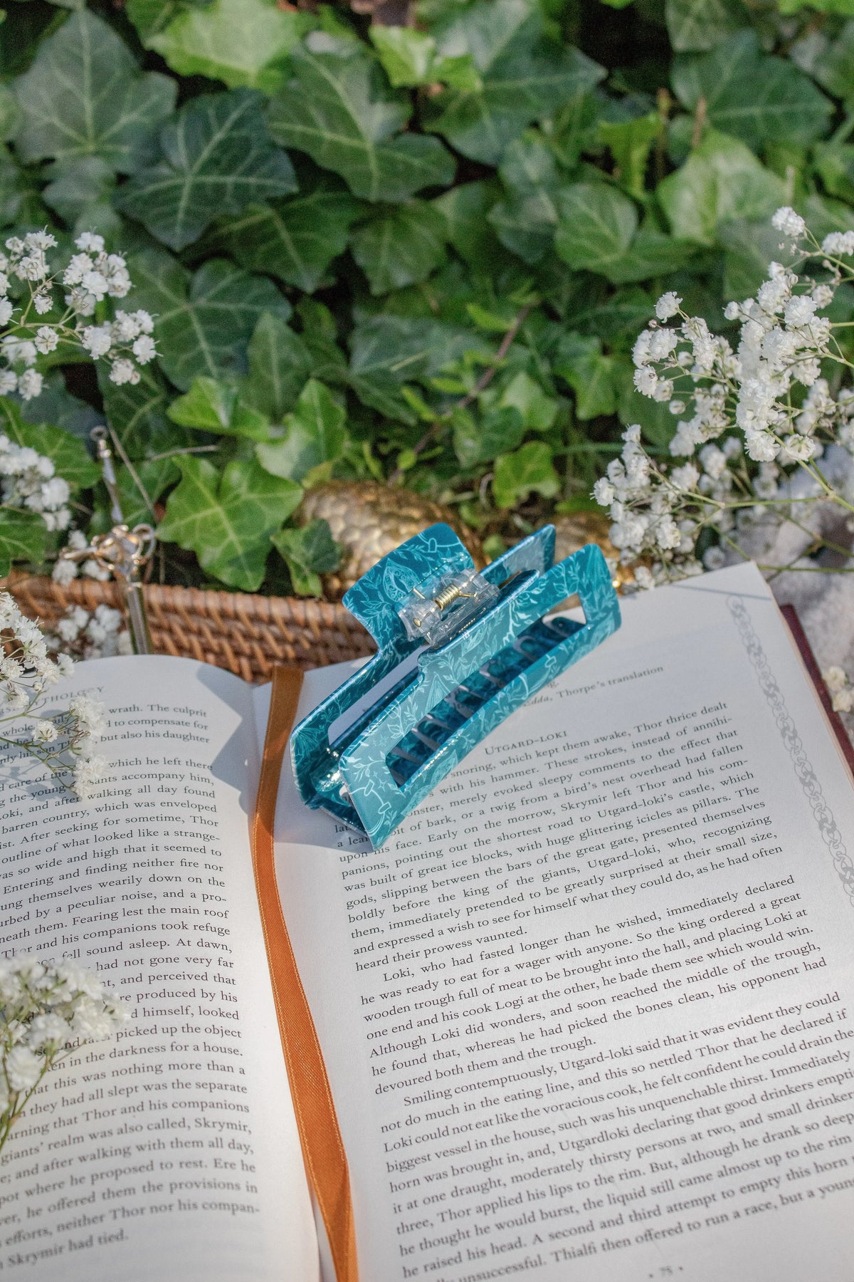 Bookish Hair Claw Clip | Starlight