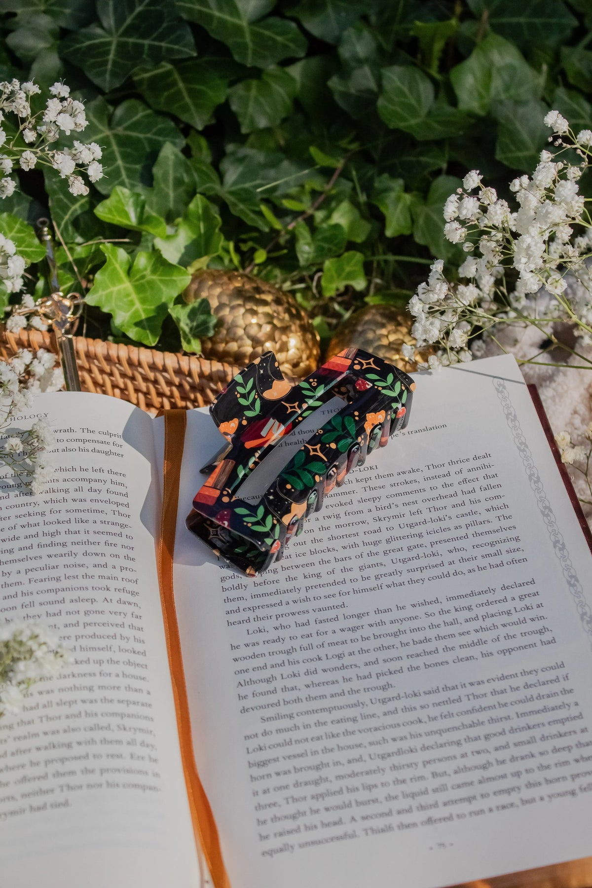 Bookish Hair Claw Clip | Burgundy Books
