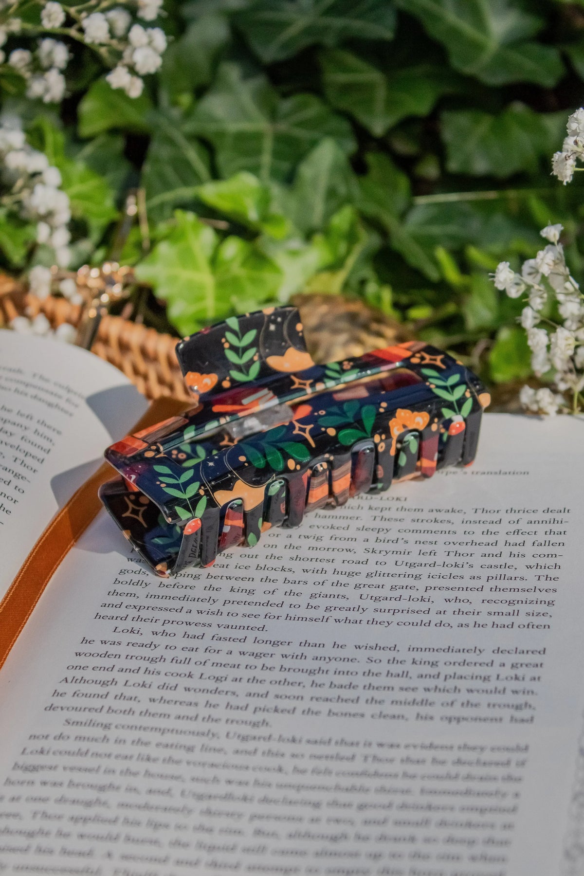 Bookish Hair Claw Clip | Burgundy Books