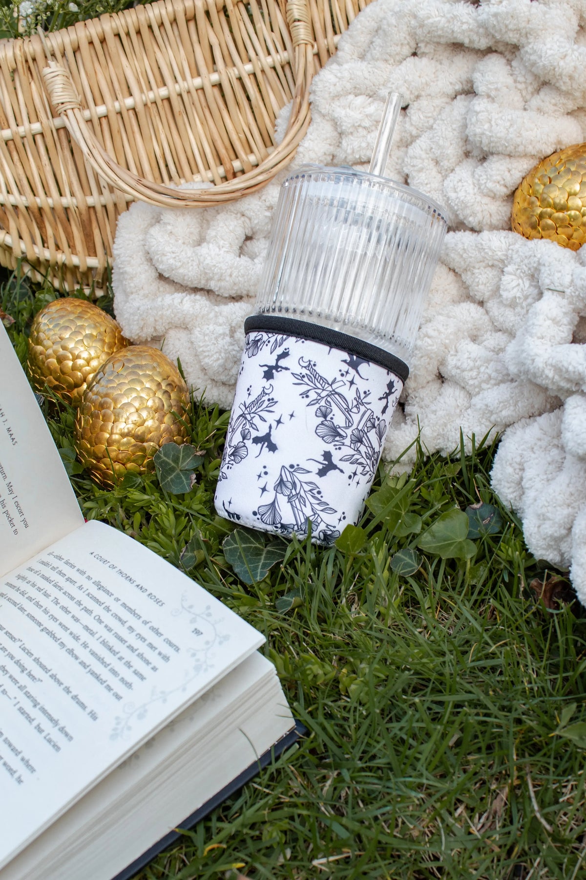 16oz Neoprene Drink Sleeve | Ivory Swords