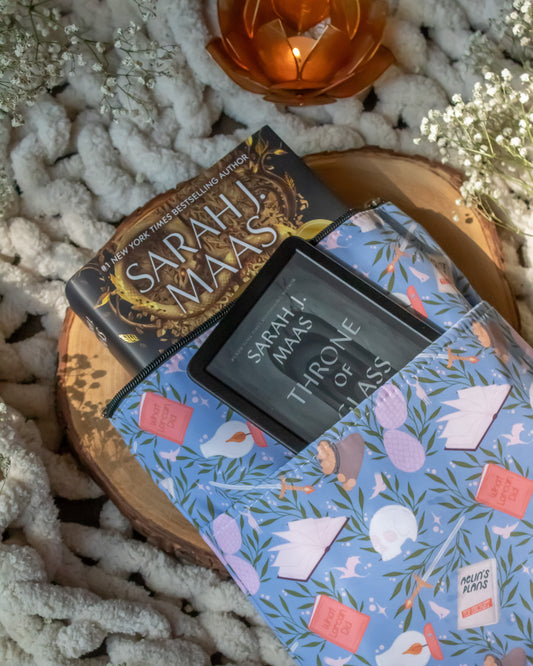 Water-Resistant Book / Tablet Sleeve | Throne of Glass