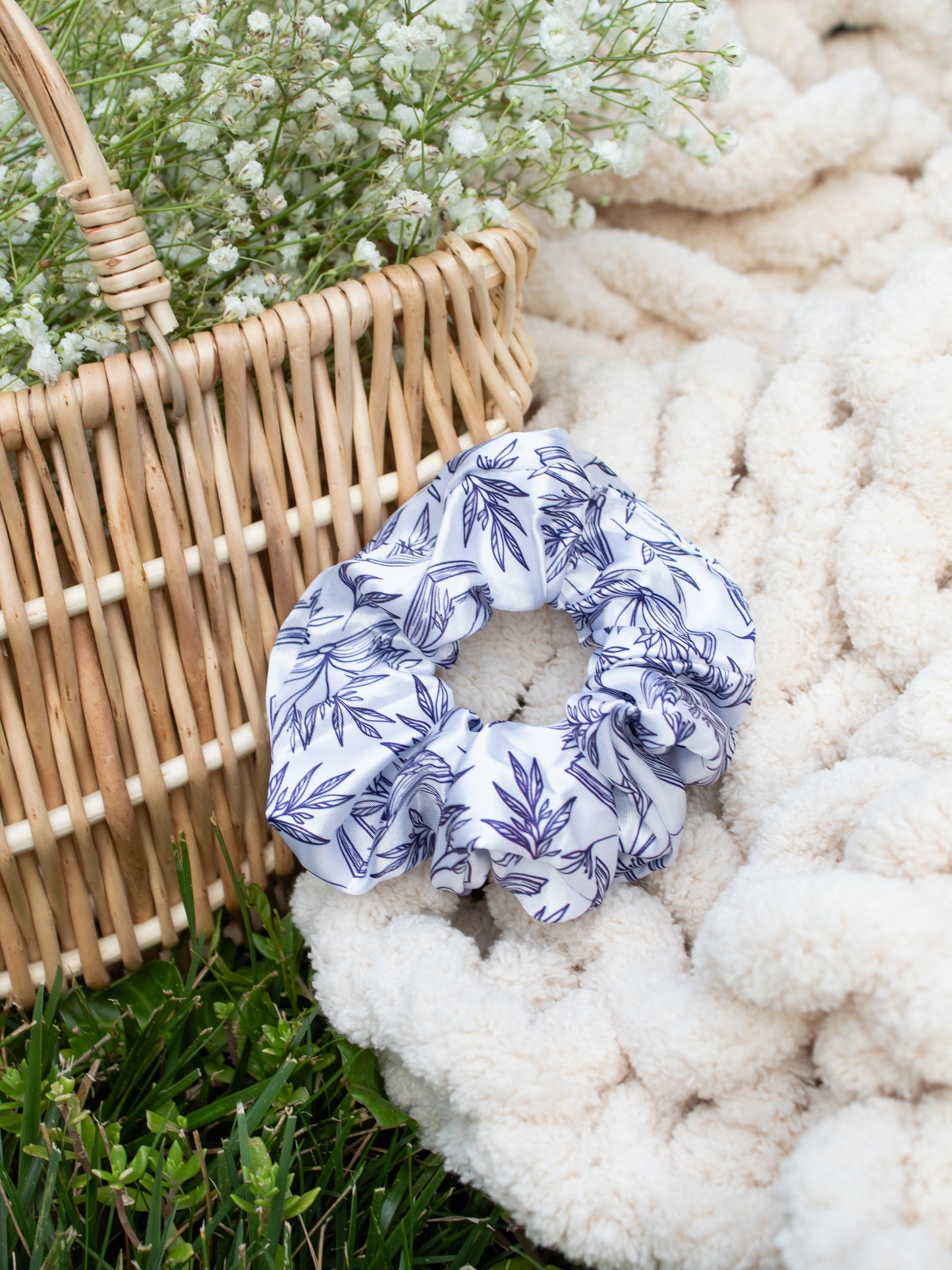 Satin Scrunchie | Porcelain Books