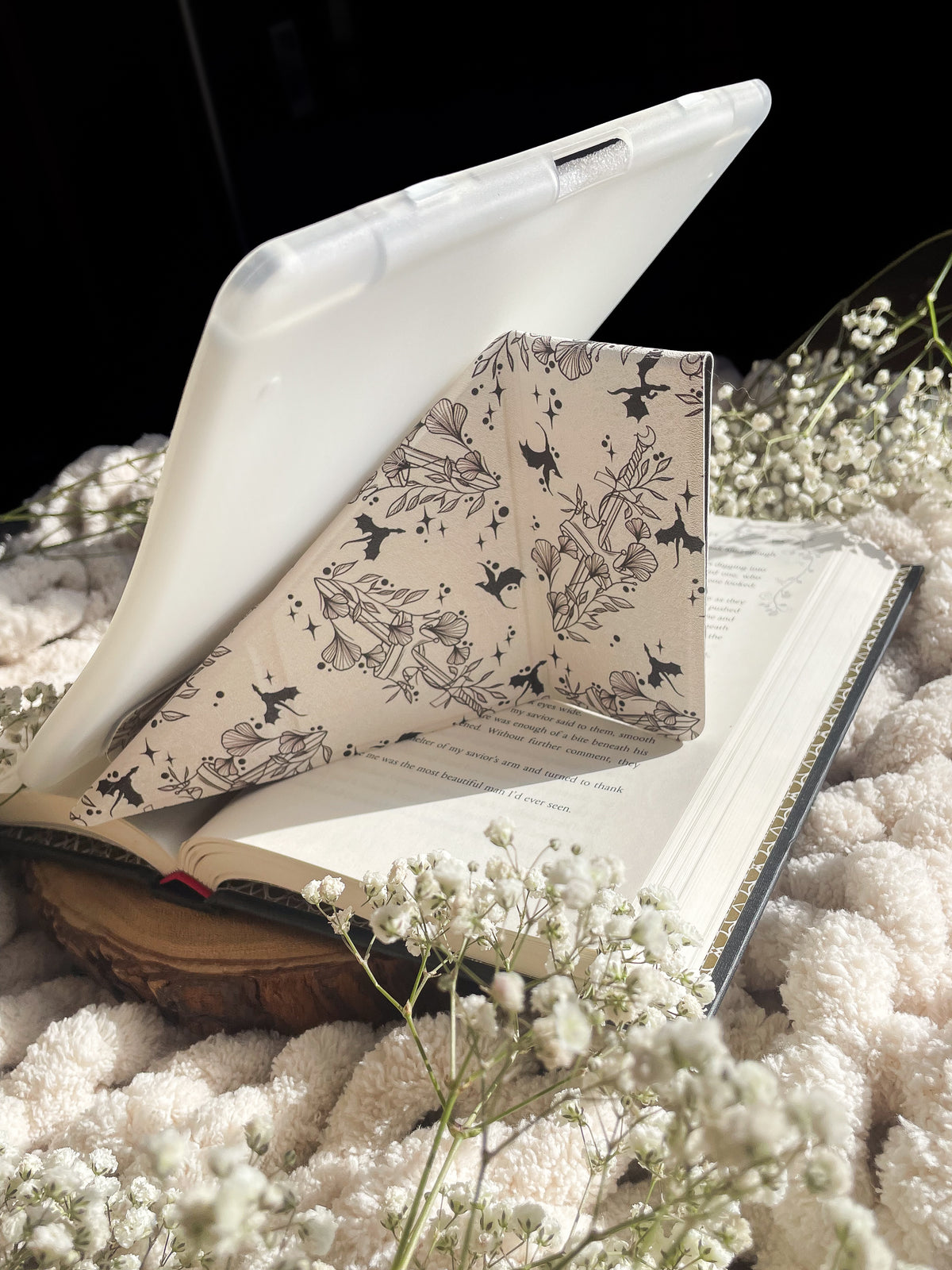Ivory Swords | Kindle Scribe Case