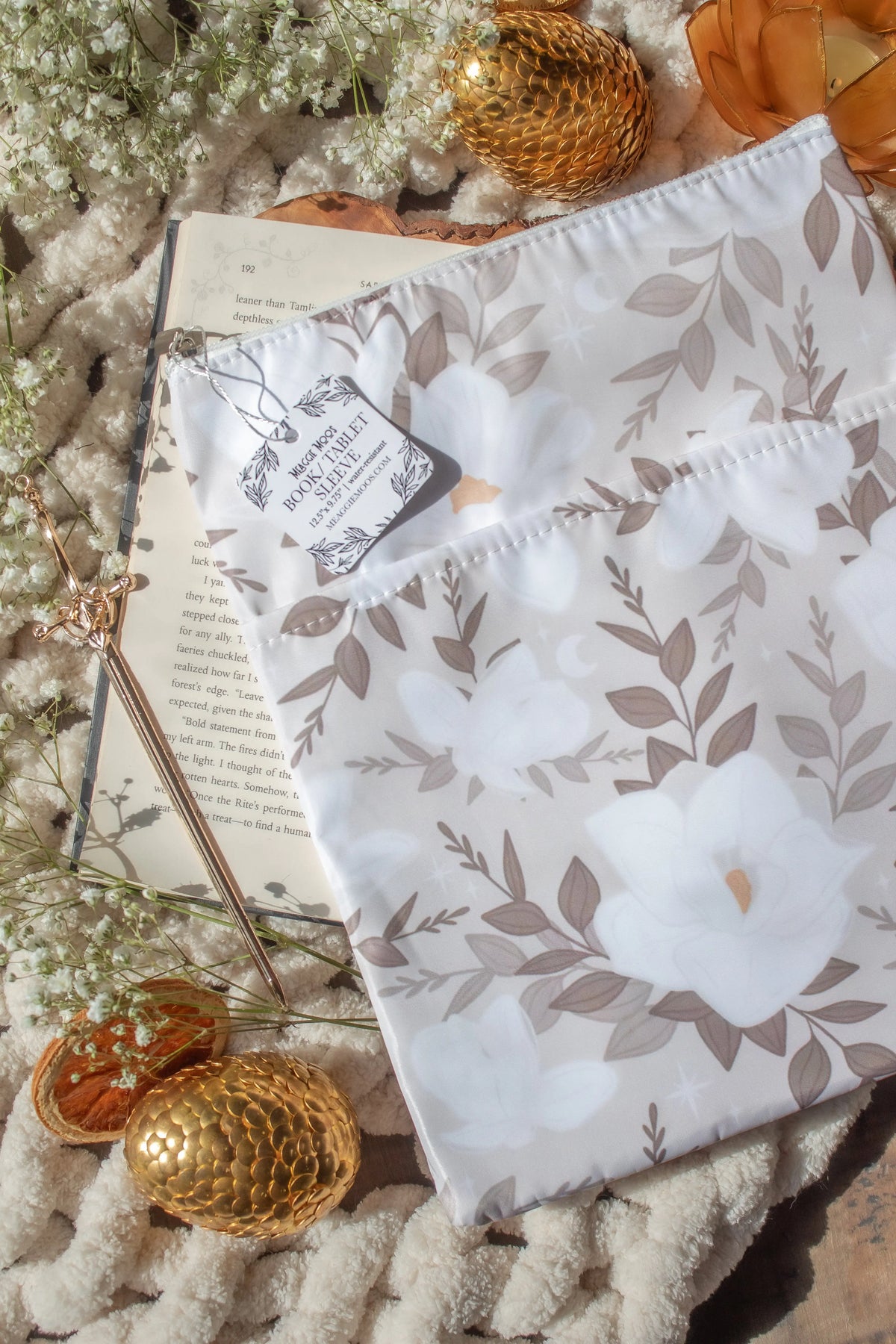 Water-Resistant Extra Large Book Sleeve | Magnolias