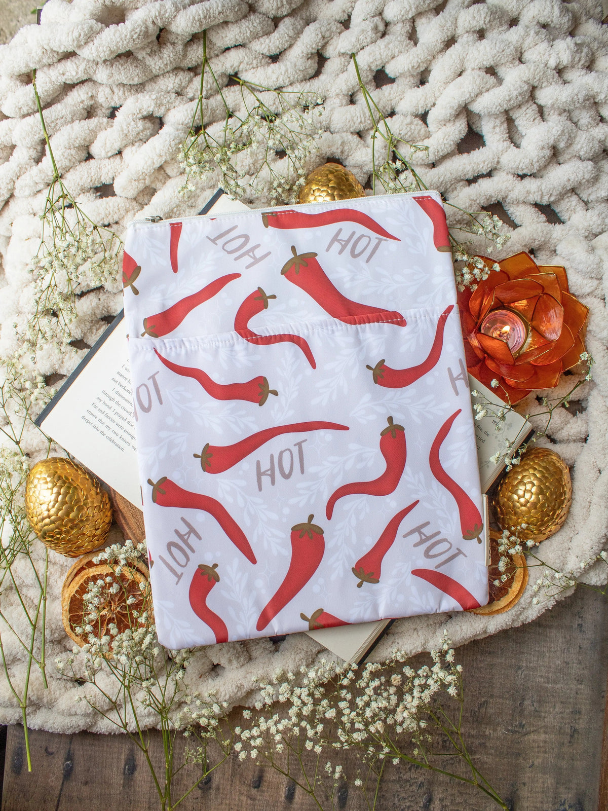 Spicey Reads Book Sleeve