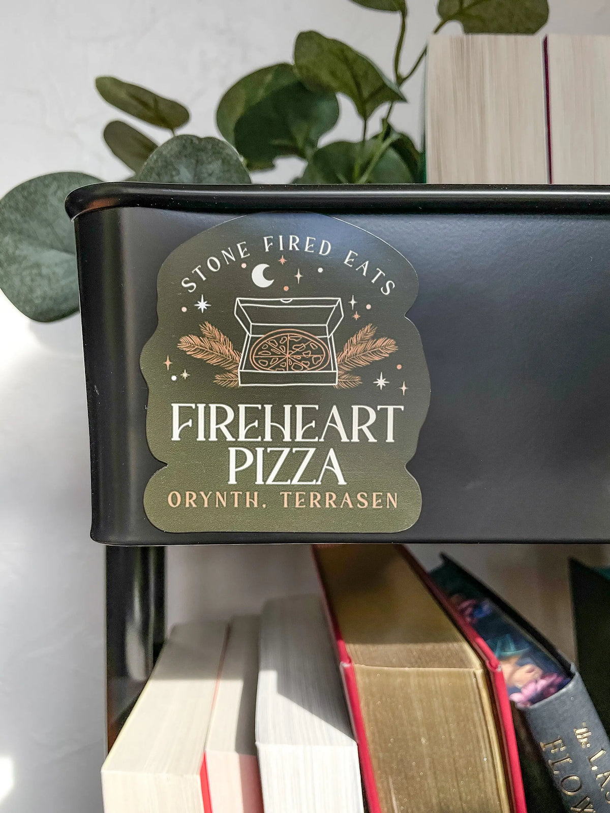 Fireheart Pizza Magnet | Throne of Glass | SJM
